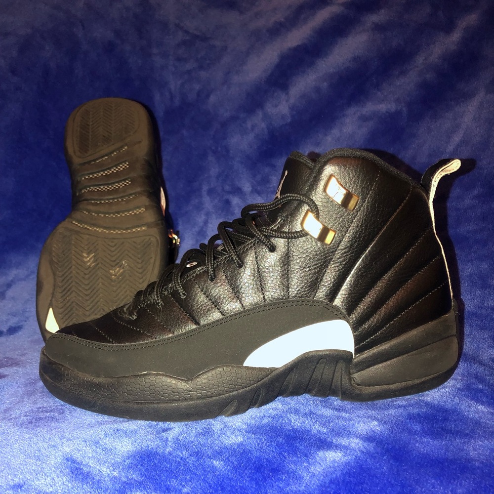 Black Jordan master 12s